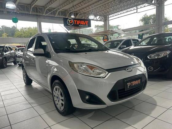 FORD FIESTA 1.6 ROCAM 8V FLEX 4P MANUAL FORD FIESTA 1.6 ROCAM 8V FLEX 4P MANUAL